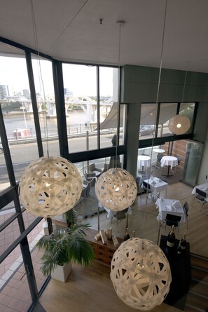 Bar (on property) - Park Regis North Quay (Brisbane)