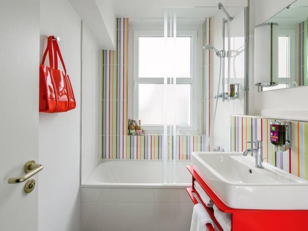 Baño | Ducha, secador de pelo, toallas y champú
