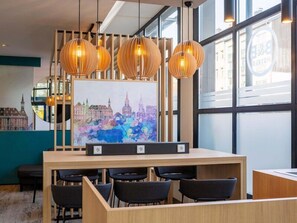 Lobby - B&B HOTEL Aachen City-Ost (Aachen)