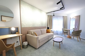 Junior Suite, 1 King Bed with Sofa bed | Premium bedding, Select Comfort beds, desk, blackout drapes