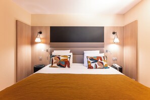Junior Suite, 1 King Bed with Sofa bed