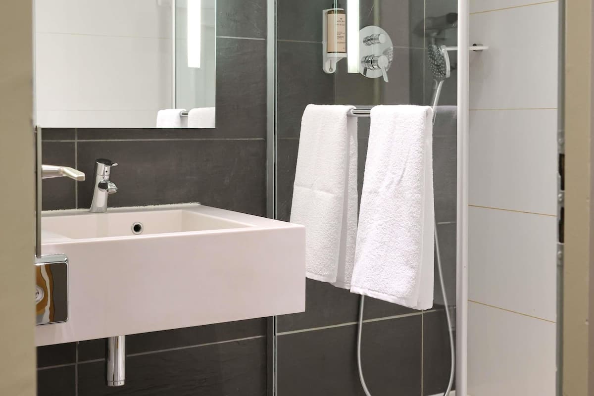 Superior Room, 1 Double Bed | Premium bedding, Select Comfort beds, desk, blackout drapes