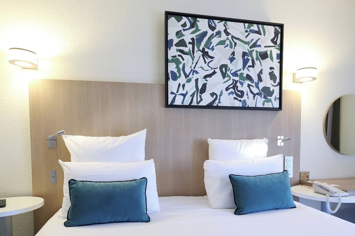 Superior Room, 1 Double Bed | Premium bedding, Select Comfort beds, desk, blackout curtains