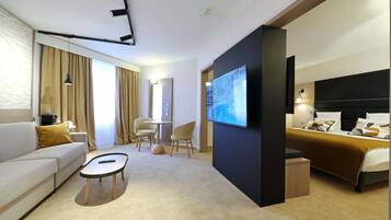 Suite Junior, 1 très grand lit et 1 canapé-lit | Literie de qualité supérieure, matelas Select Comfort, bureau