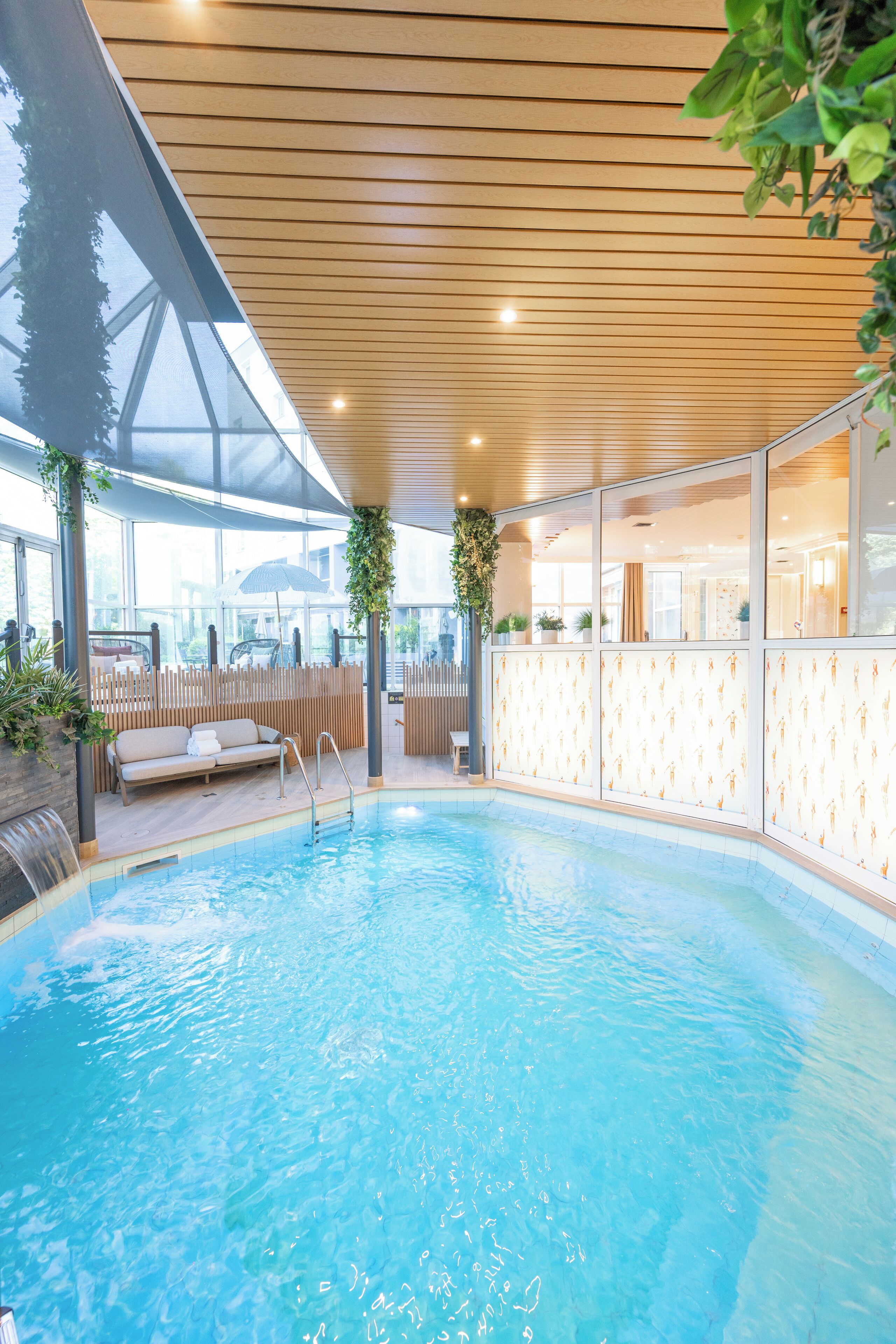 indoor pool, pool loungers