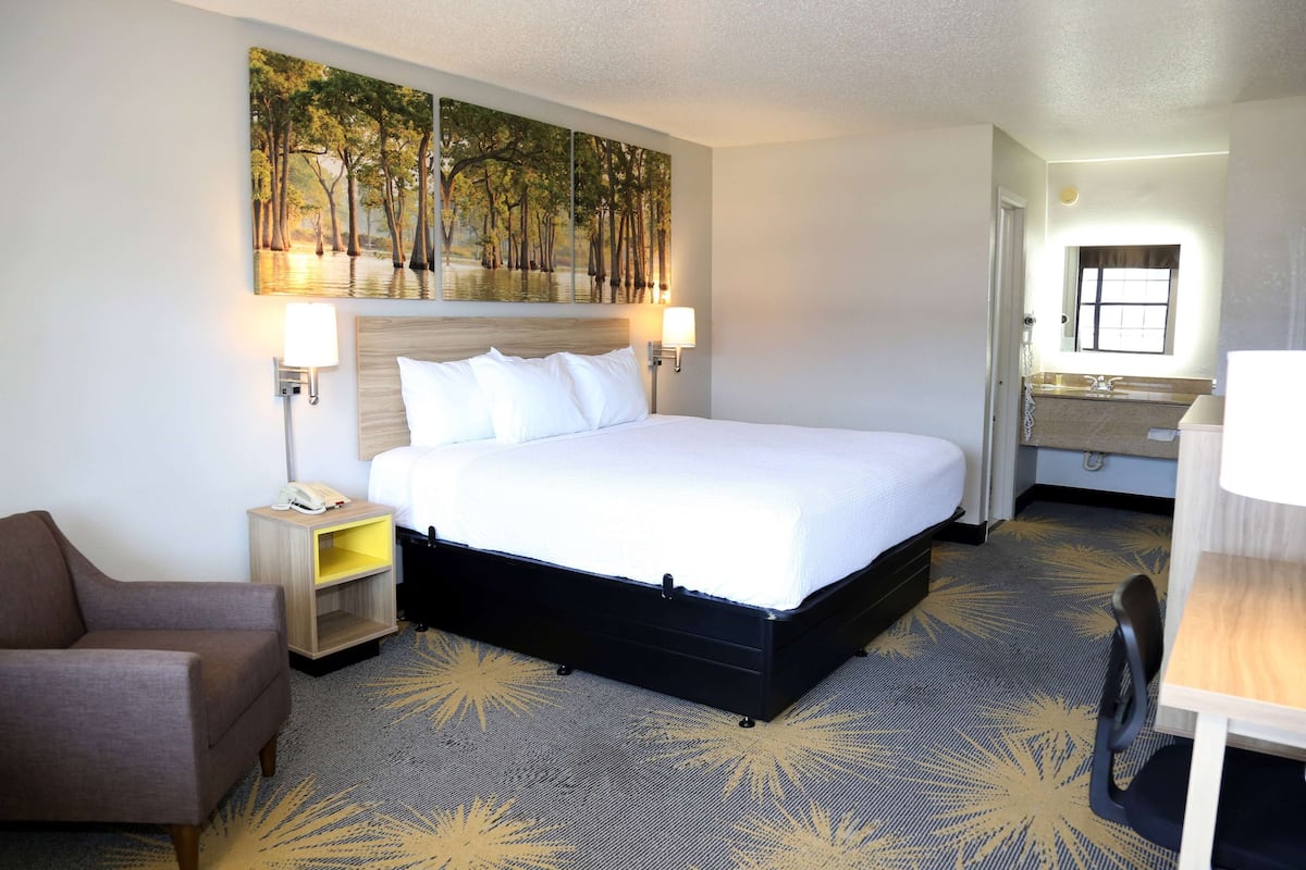 Desk, free WiFi, bed sheets