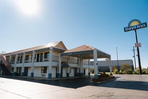Exterior - Days Inn by Wyndham Monroe LA (Monroe)