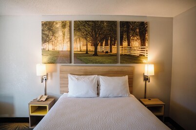 Days Inn by Wyndham Monroe LA