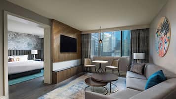 Roupas de cama premium, edredons de pluma, cofres nos quartos