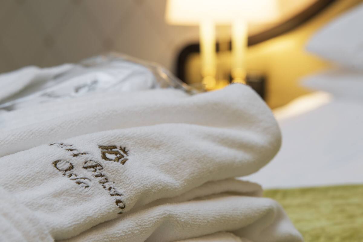 business room, non smoking | room amenity