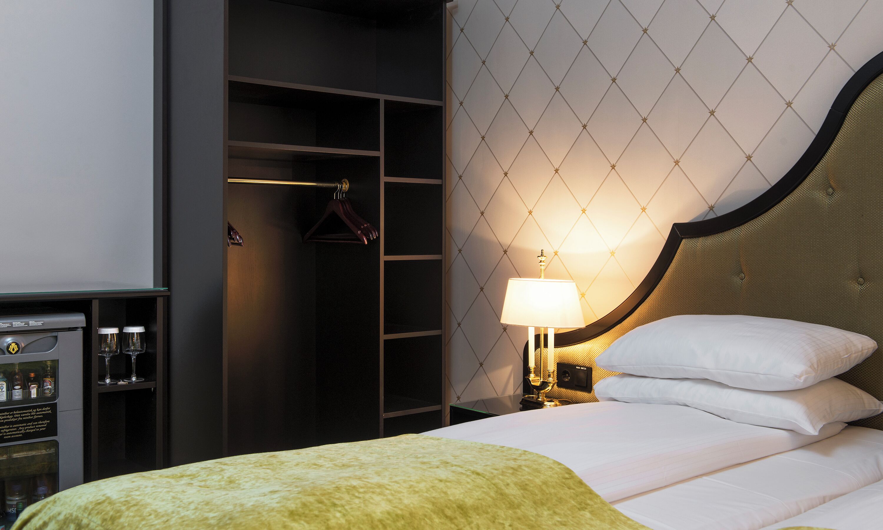 標準雙床房, 非吸煙房 | 迷你吧、客房內保險箱、書桌、筆電工作空間