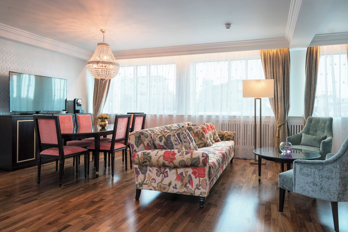 Suite, Non Smoking | Living area | LED TV