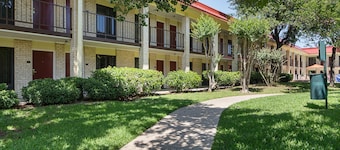 Red Roof Inn PLUS+ Dallas – Addison