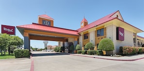 Exterior - Red Roof Inn PLUS+ Dallas – Addison (Addison)