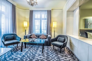 Suite | In-room safe, free WiFi, bed sheets