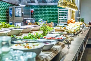 Daily buffet breakfast (DKK 229 per person) - Scandic Palace Hotel (Copenhagen)