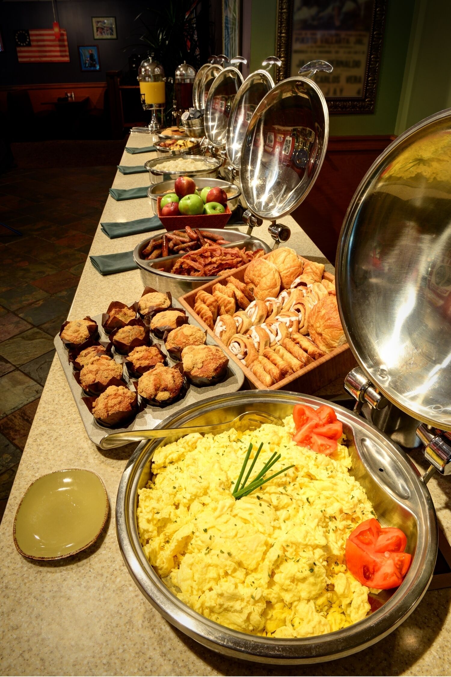 Tägliches Frühstücksbuffet (16 USD pro Person)