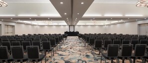 Ballroom - DoubleTree by Hilton Virginia Beach (Virginia Beach)