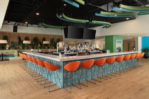 Bar (on property) - DoubleTree by Hilton Virginia Beach (Virginia Beach)
