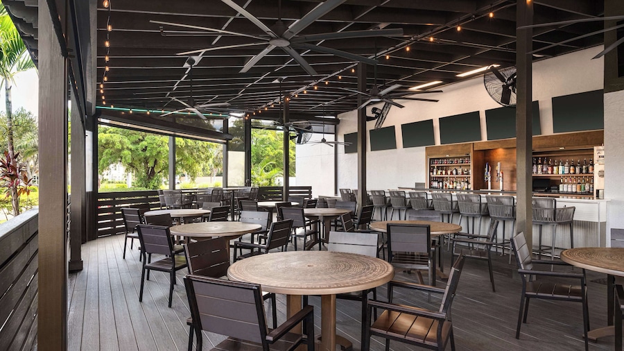 Doubletree by Hilton Fort Myers at Bell Tower Shops