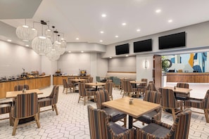 Buffet déjeuner (15.00 USD par personne)