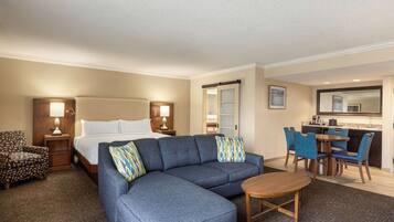 Studio Suite, 1 King Bed | Living area | 32-inch LCD TV with satellite channels, Netflix, Hulu