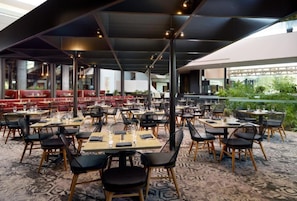 Breakfast, lunch, brunch served; American cuisine, garden views