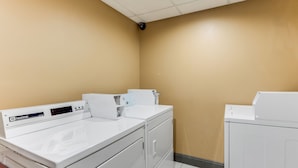 Laundry room - Econo Lodge Inn & Suites Binghamton Area (Binghamton)