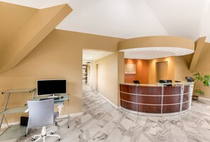 Reception - Econo Lodge Inn & Suites Binghamton Area (Binghamton)