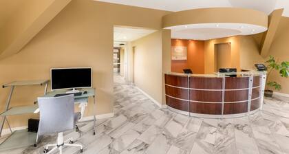 Econo Lodge Inn & Suites Binghamton Area