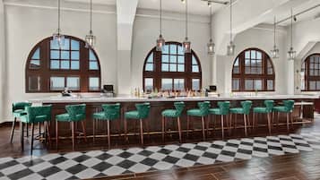 3 bares o lounges, bar de cocteles, bar en la azotea