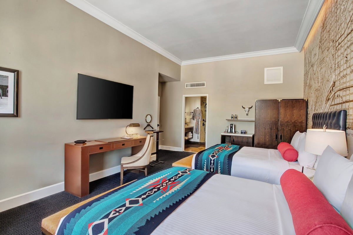 Hochwertige Bettwaren, Daunenbettdecken, Pillowtop-Betten, Zimmersafe