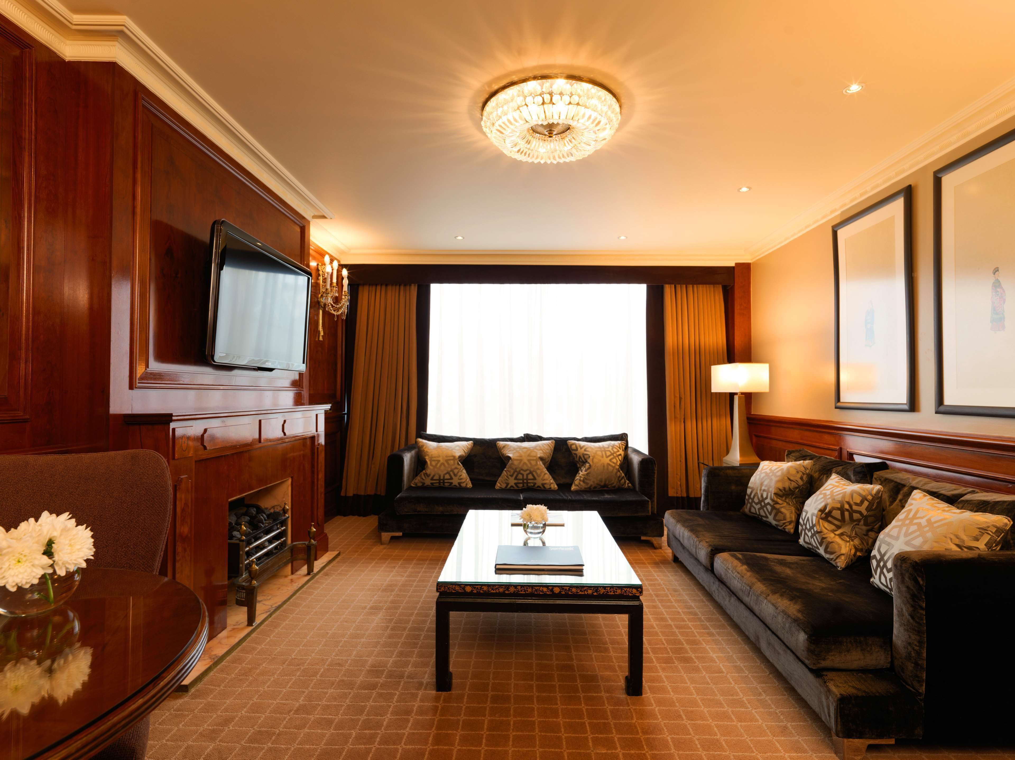 suite, 1 bedroom | 1 bedroom, egyptian cotton sheets, premium bedding, in-room safe