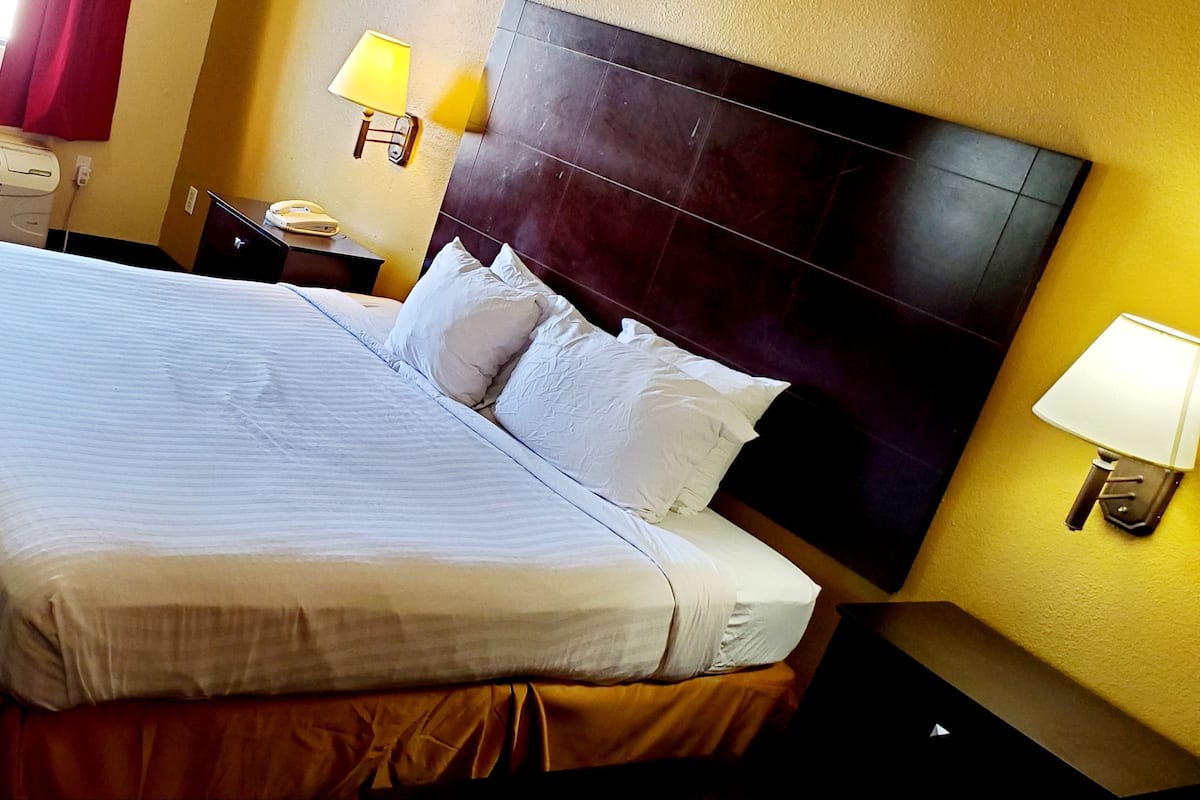 Desk, rollaway beds (surcharge), WiFi (free), alarm clocks