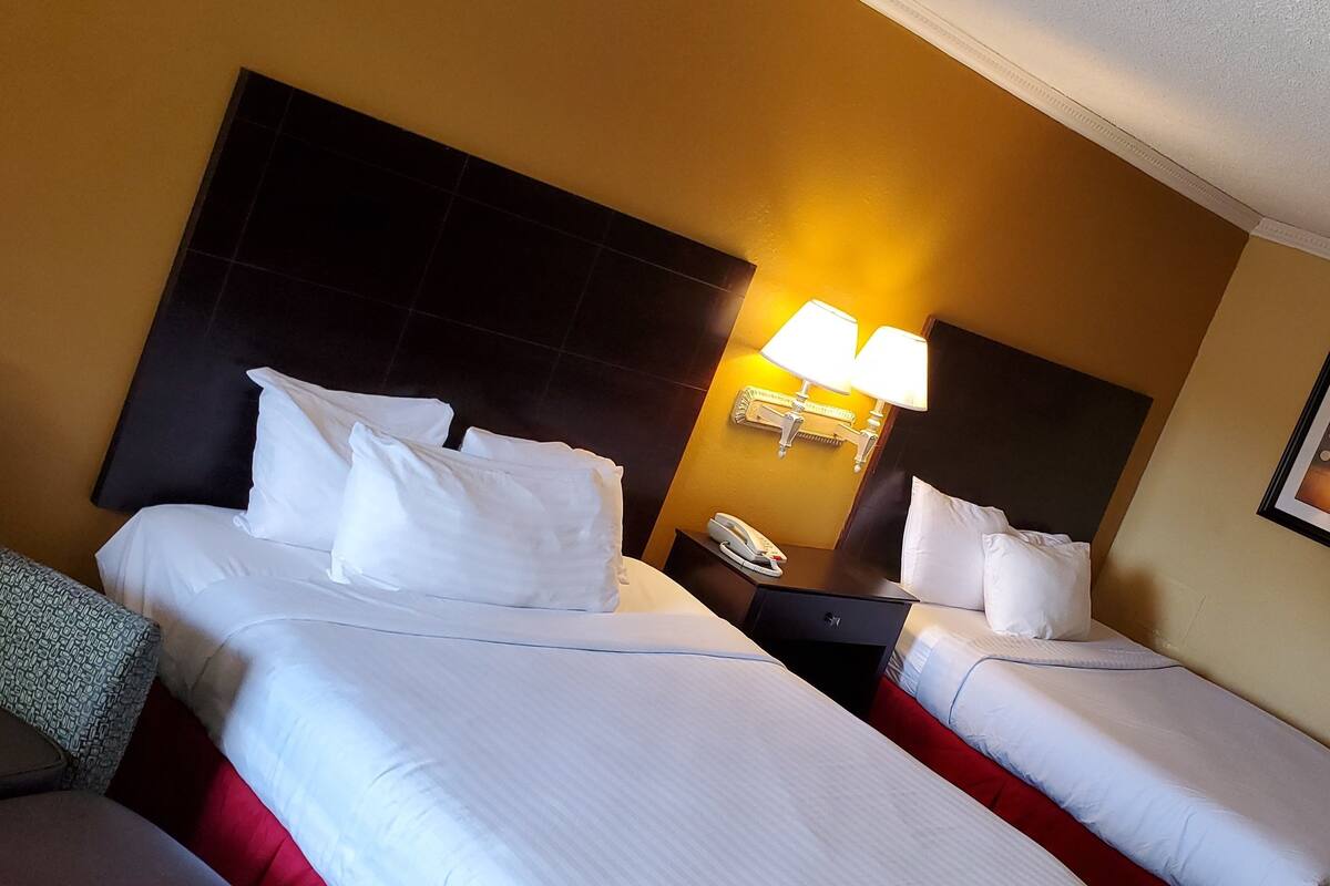 Desk, rollaway beds (surcharge), WiFi (free), alarm clocks