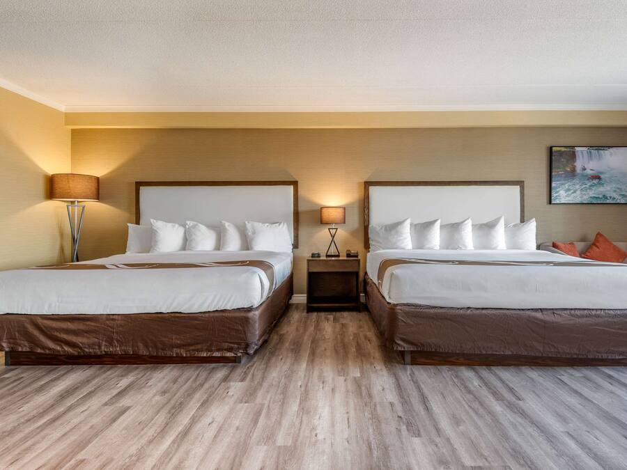 Peralatan tempat tidur premium, meja, seterika/papan seterika