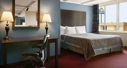 Days Inn by Wyndham Willoughby/Cleveland