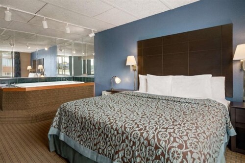 Days Inn by Wyndham Willoughby/Cleveland