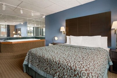 Days Inn by Wyndham Willoughby/Cleveland