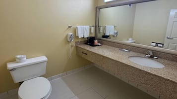 Chambre, 1 très grand lit, non-fumeur, au bord de la piscine | Bureau, fer et planche à repasser, lit de bébé (supplément)