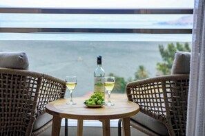 Deluxe-Zimmer, Meerblick | Terrasse/Patio