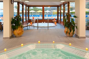 Couples treatment room(s), sauna, hot tub, steam room, body treatments