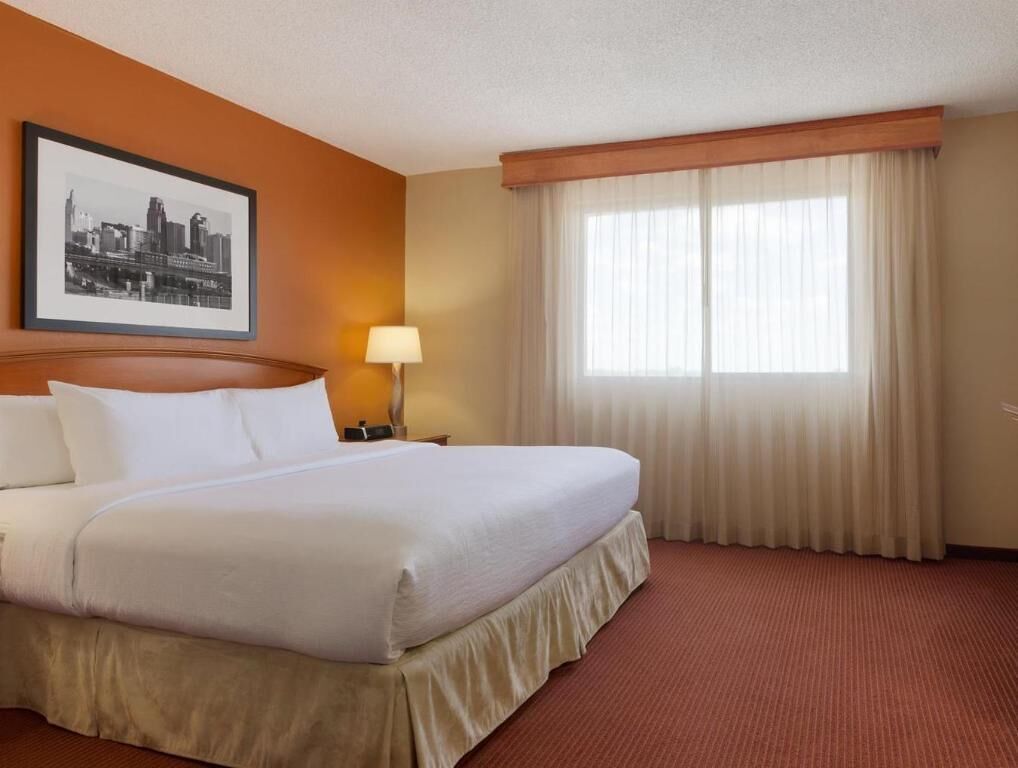 1 bedroom, pillow-top beds, in-room safe, desk