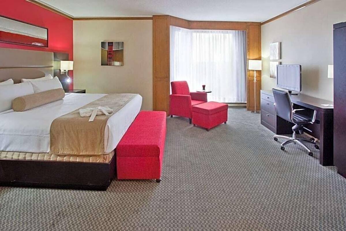 Premium bedding, pillow-top beds, in-room safe, desk