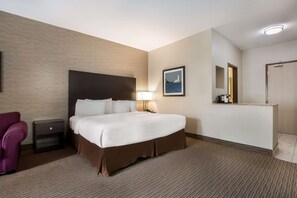 Business Room, 1 King Bed, Non Smoking, Refrigerator (with Sofabed) | Desk, laptop workspace, iron/ironing board, free WiFi - Best Western Little River Inn (Norfolk County)