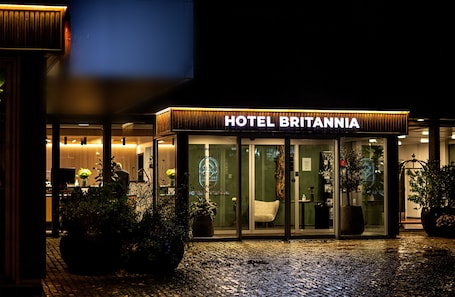 Exterior. Hotel Britannia