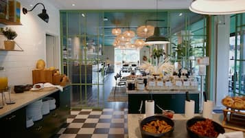 Daily buffet breakfast (DKK 150 per person)