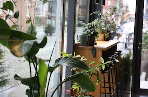 Lobby lounge