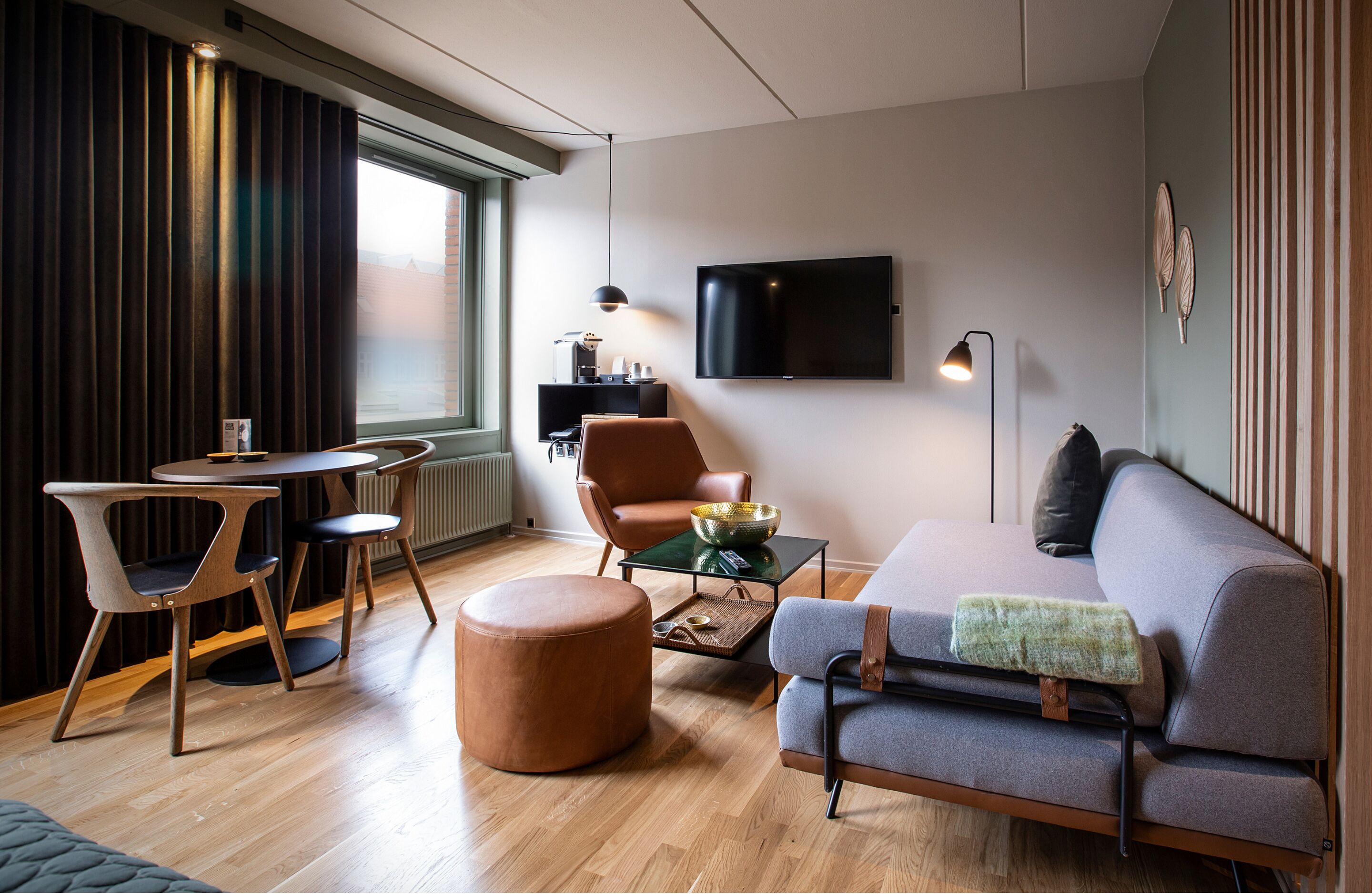 Junior Suite, 1 King Bed | Hypo-allergenic bedding, desk, laptop workspace, iron/ironing board