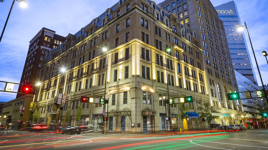 The Cincinnatian Hotel Curio Collection by Hilton